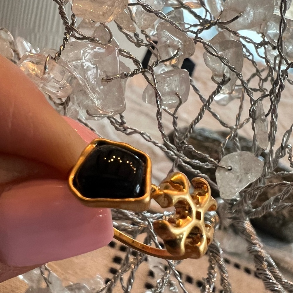 Tory Burch Antique Gold and Black Size 7